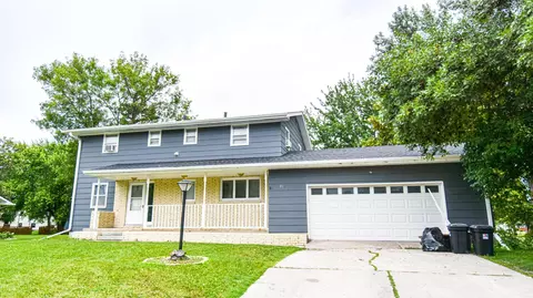 817 Alice Dr, Thief River Falls, MN 56701