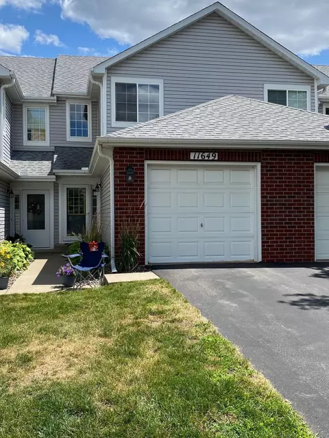 11649 Horizon Dr #405, Burnsville, MN 55337