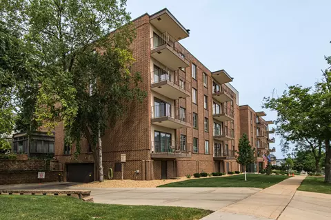 317 6th Ave SW #207, Rochester, MN 55902