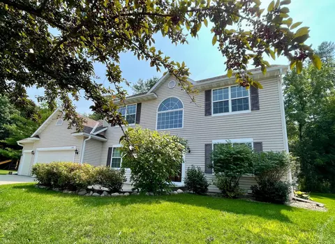 2418 Valley Ct, Northfield, MN 55057