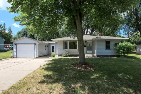 804 Jefferson St SE, Hutchinson, MN 55350