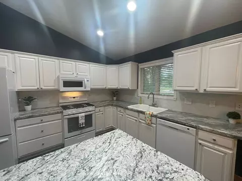 617 Western Ave NW, Faribault, MN 55021 photo 2