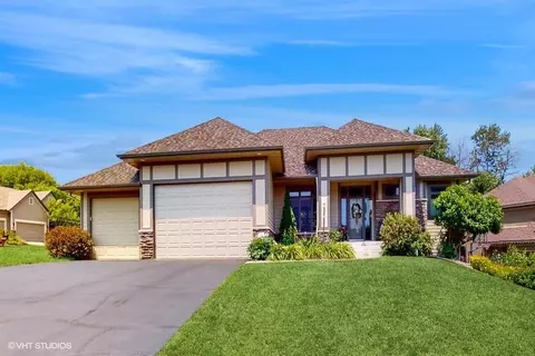 3 Echo Lake Blvd, Mahtomedi, MN 55115