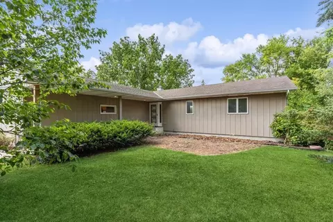 450 8th St E, Hector, MN 55342