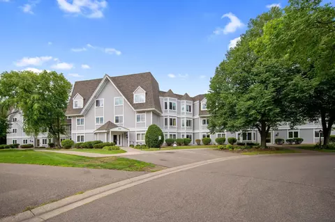 4035 Victoria St N #317, Shoreview, MN 55126