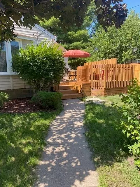 3253 Idaho Ave S, Saint Louis Park, MN 55426