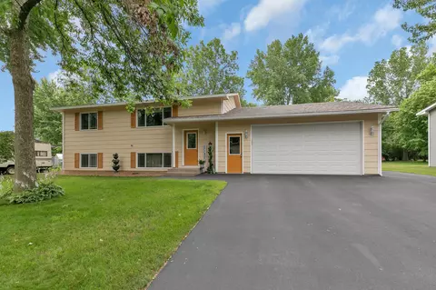 319 Iris Ln SW, Saint Michael, MN 55376