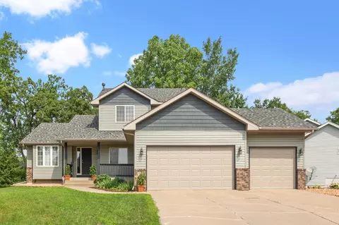7158 46th St N, Oakdale, MN 55128