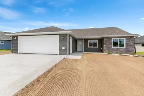 1645 Hurst Castle Rd, Saint Cloud, MN 56303