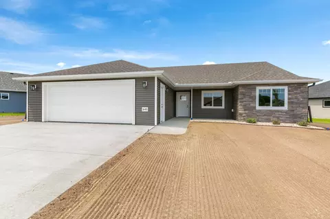 1645 Hurst Castle Rd, Saint Cloud, MN 56303