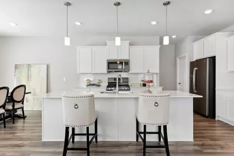 7404 Forest Ln, Lino Lakes, MN 55038