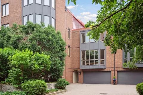 134 Groveland Ter, Minneapolis, MN 55403