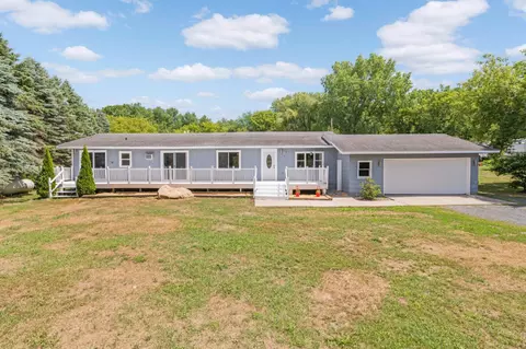 808 Horse Lake Ln, Osceola, WI 54009