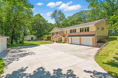 15715 Excelsior Blvd, Minnetonka, MN 55345