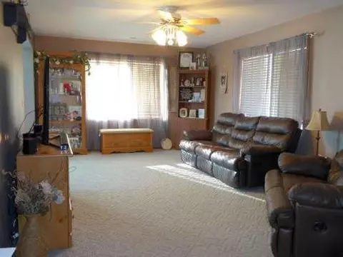 417 6th Ave S, Windom, MN 56101 photo 4