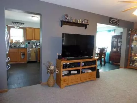 417 6th Ave S, Windom, MN 56101 photo 2