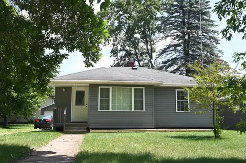 305 S Main St, Upsala, MN 56384