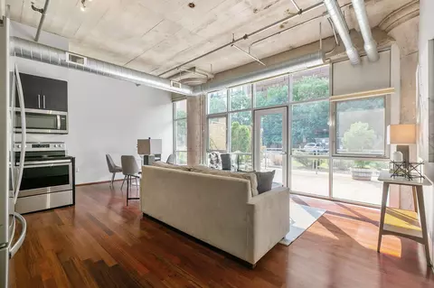 748 3rd St N #102, Minneapolis, MN 55401