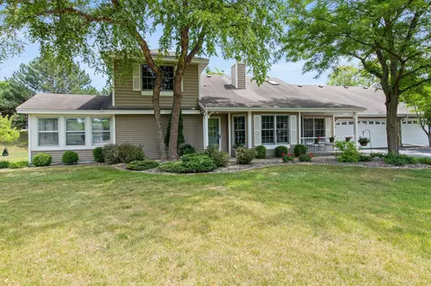14706 Oak Run Ln, Burnsville, MN 55306