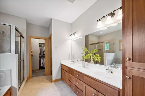573 Spruce Cir, Eagan, MN 55123 photo 15