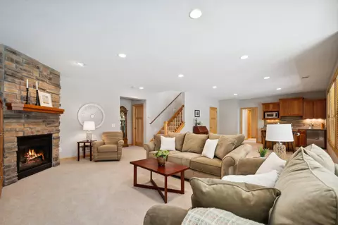 573 Spruce Cir, Eagan, MN 55123 photo 22