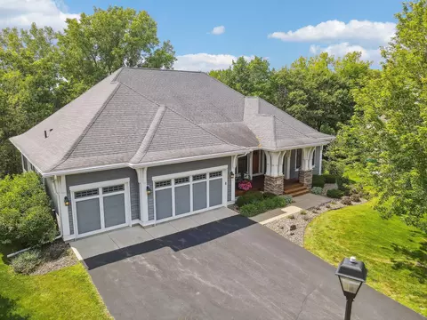 573 Spruce Cir, Eagan, MN 55123 photo 3