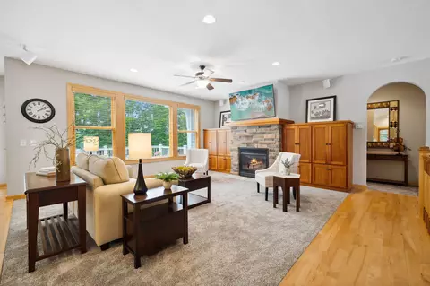 573 Spruce Cir, Eagan, MN 55123 photo 8
