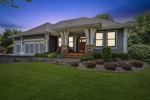 573 Spruce Cir, Eagan, MN 55123