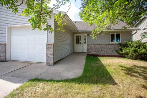 521 W 1st St, Zumbrota, MN 55992