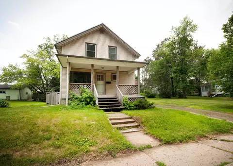 8 2nd St, Proctor, MN 55810