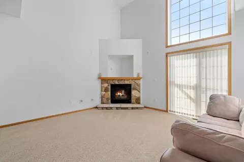 6622 Pine Crest Trl S, Cottage Grove, MN 55016