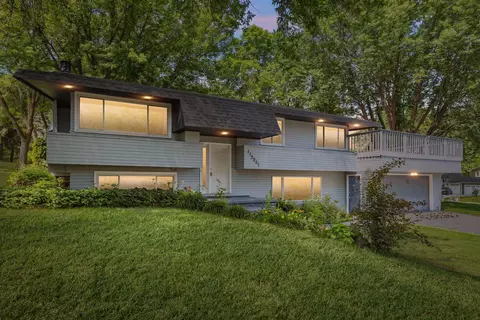 112251 Eitel Cir, Chaska, MN 55318