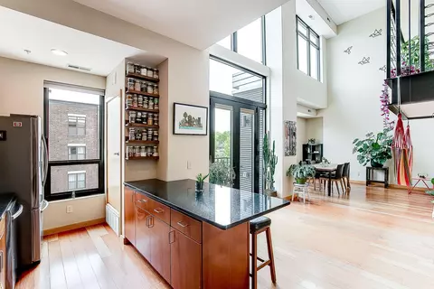 9 W Franklin Ave #314, Minneapolis, MN 55404
