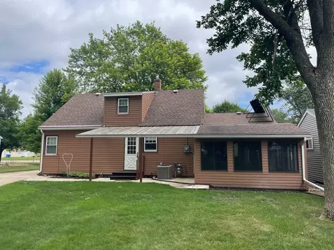 129 Maple St, Tyler, MN 56178 photo 4