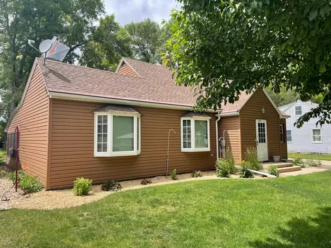 129 Maple St, Tyler, MN 56178 photo 2