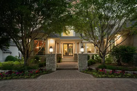 18466 Nicklaus Way, Eden Prairie, MN 55347