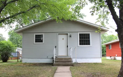 711 6th St SW, Little Falls, MN 56345