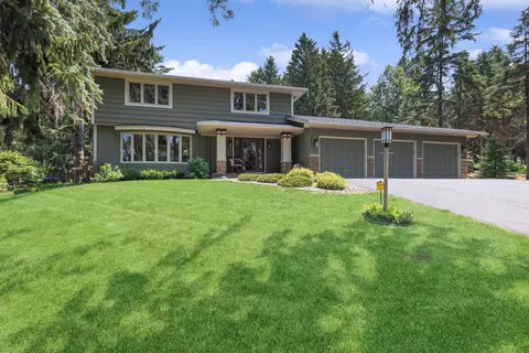 1233 Kenilworth Dr, Woodbury, MN 55125