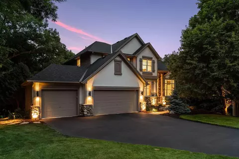 7077 Harrison Hill Trl, Chanhassen, MN 55317