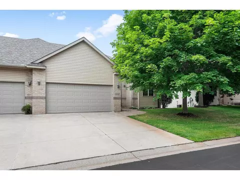 10153 Chestnut Cir N, Brooklyn Park, MN 55443