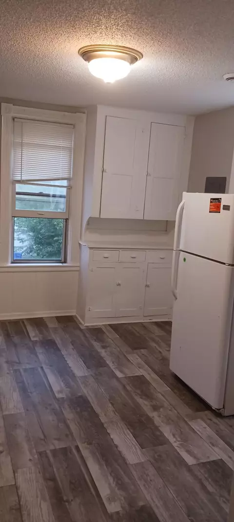686 Sims Ave, Saint Paul, MN 55106