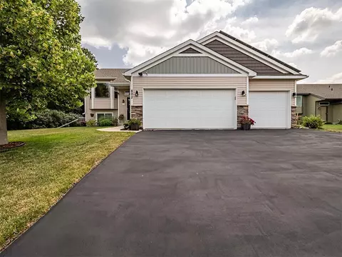 802 Steamboat Ln, Montrose, MN 55363