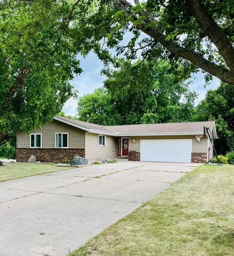 501 Pleasant Ave, Litchfield, MN 55355