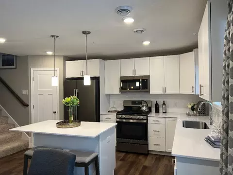 1046 Jubert Dr, Medina, MN 55340