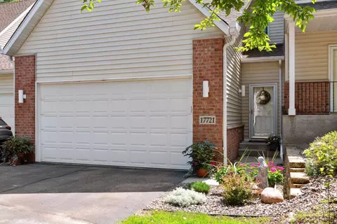 17721 Southridge Ct, Minnetonka, MN 55345