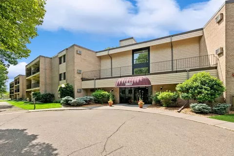 5607 Green Circle Dr #300, Minnetonka, MN 55343