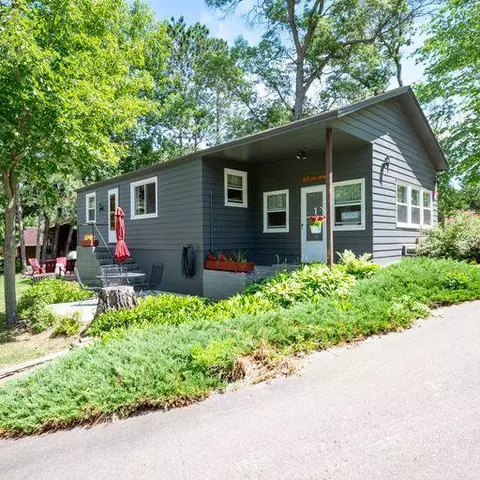 540 Round Lake Ct, Osceola, WI 54020