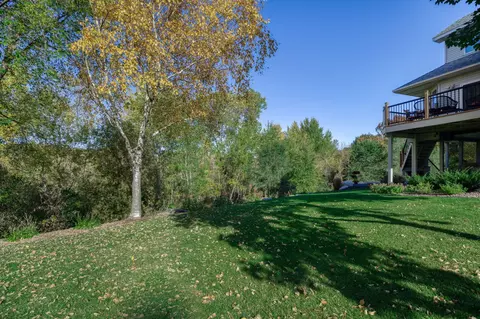 565 77th St W, Eagan, MN 55121 photo 9