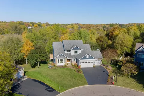565 77th St W, Eagan, MN 55121