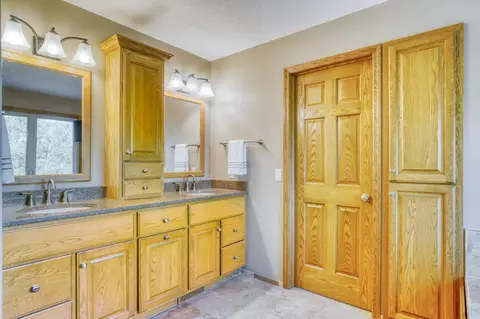 565 77th St W, Eagan, MN 55121 photo 47